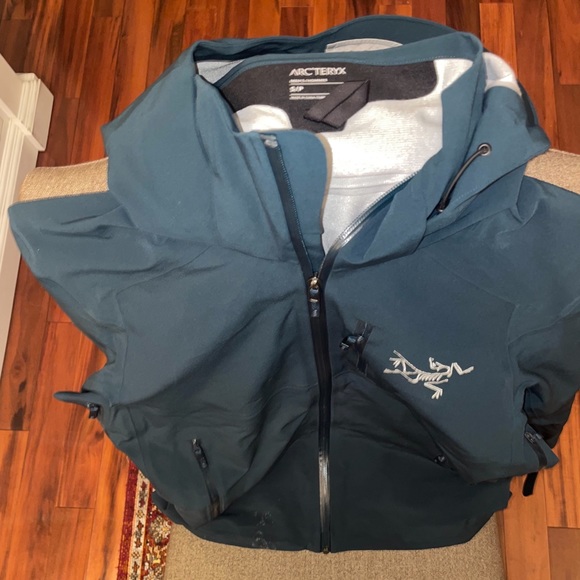 (SOLD) Arc'teryx Cassiar Jacket (Gore-Tex Shell) Labyrinth S (Mens) - Picture 5 of 16